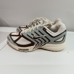 Nike Cream and Brown Athletic Shoes